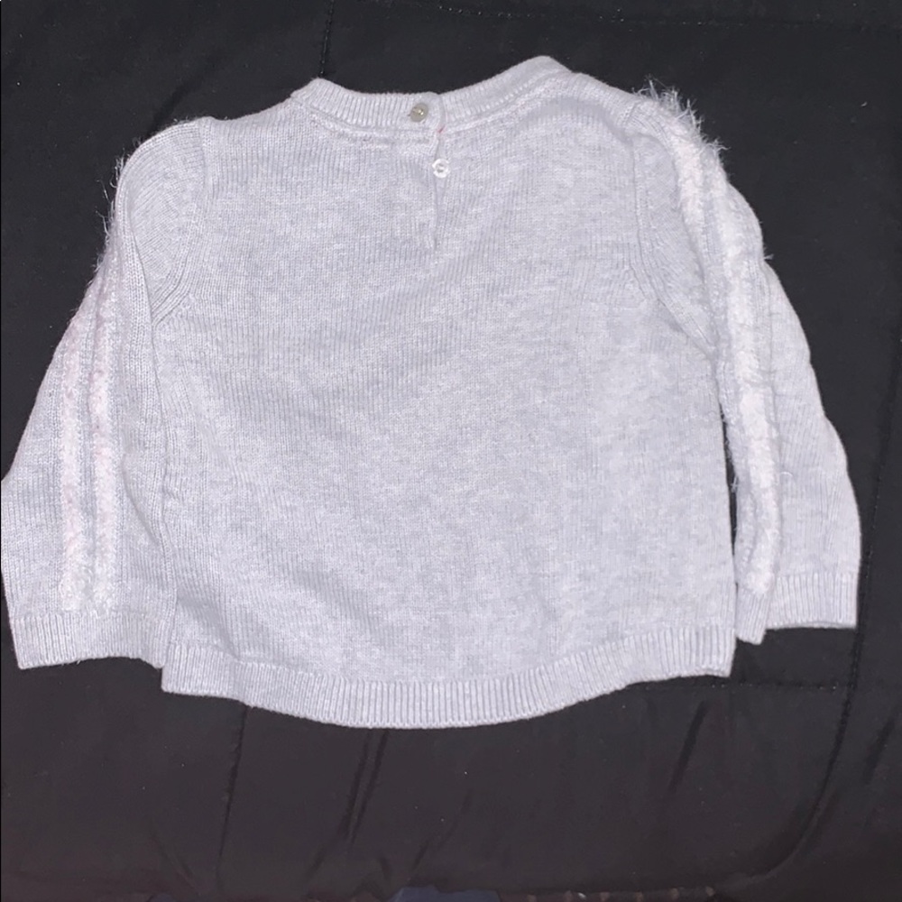 Small sweater. - Picture 2 of 3